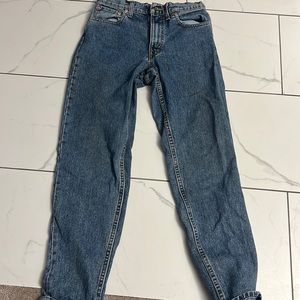 550 vintage Levi’s w29 l30 pretty unisex and great fit in good condition
